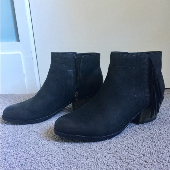 Clark’s booties. Black with fringe. Size 8 1/2 - Picture 2 of 6
